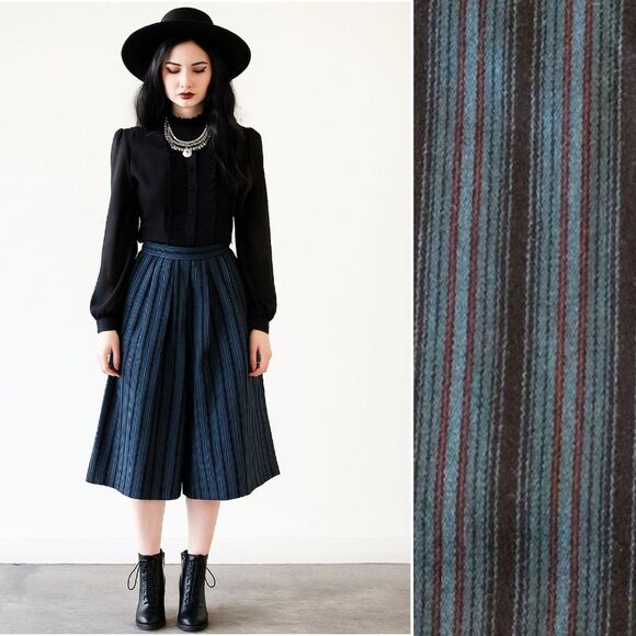 VTG 80s Teal Black Striped Ultra High Rise Wide Leg Culottes *Fits Like Medium - Picture 1 of 17